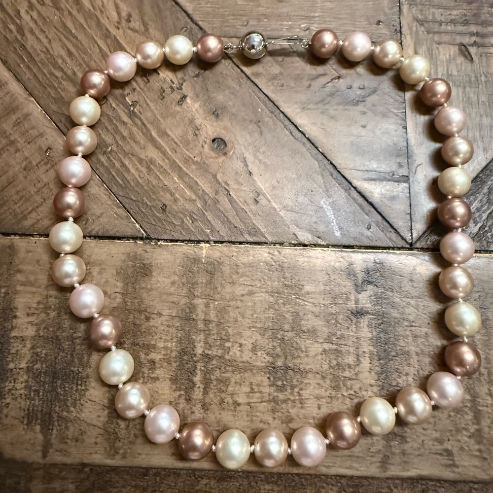 Majorica Pearl Multi Color 18” Necklace Authentic W/ Original Box Nwt $395